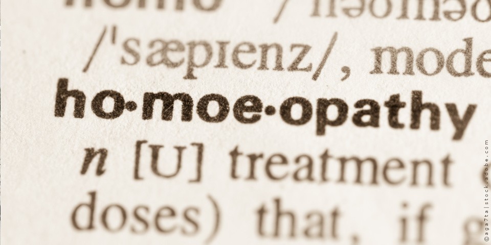 Wörterbuch-Seite mit dem Wort Homeopathy